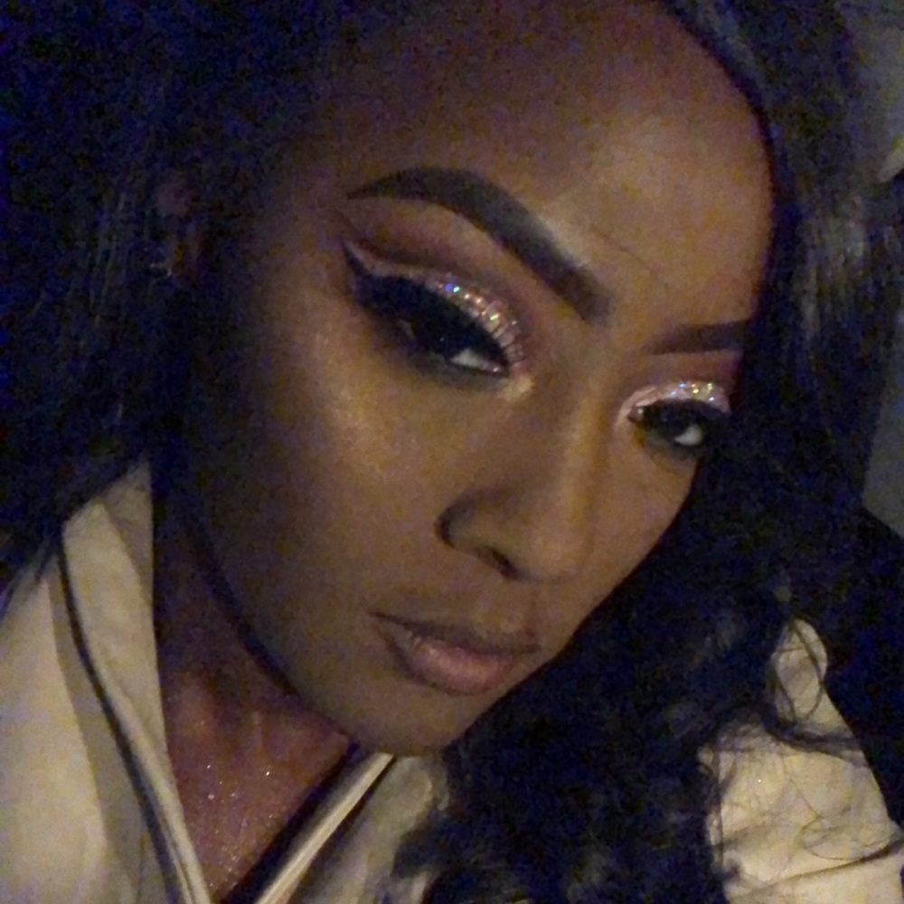 Meet your Posher, Kira